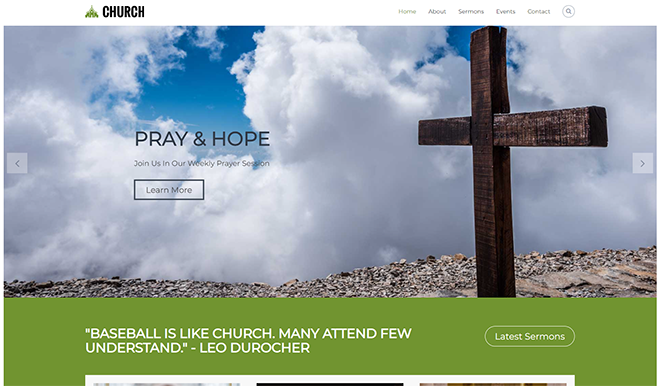 Demo eines WordPress-Themes für Kirchen mit einem Holzkreuz vor dem Himmel und der Überschrift „Beten und Hoffen“