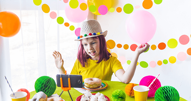 Schaffen Sie die richtige Atmosphäre für virtuelle Geburtstage | Veranstalten Sie eine virtuelle Party